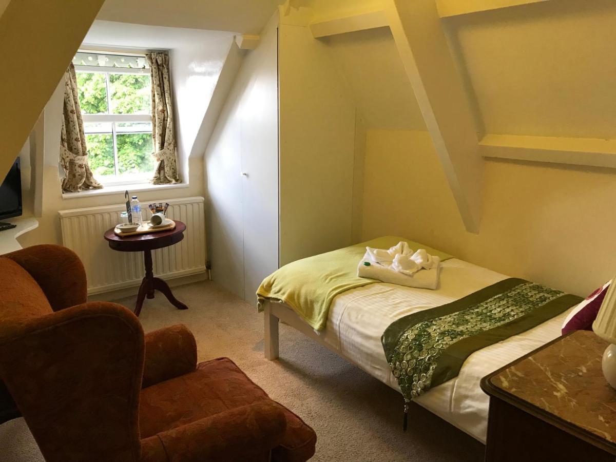 Estoril Bed & Breakfast เพนแซนซ์ ภายนอก รูปภาพ