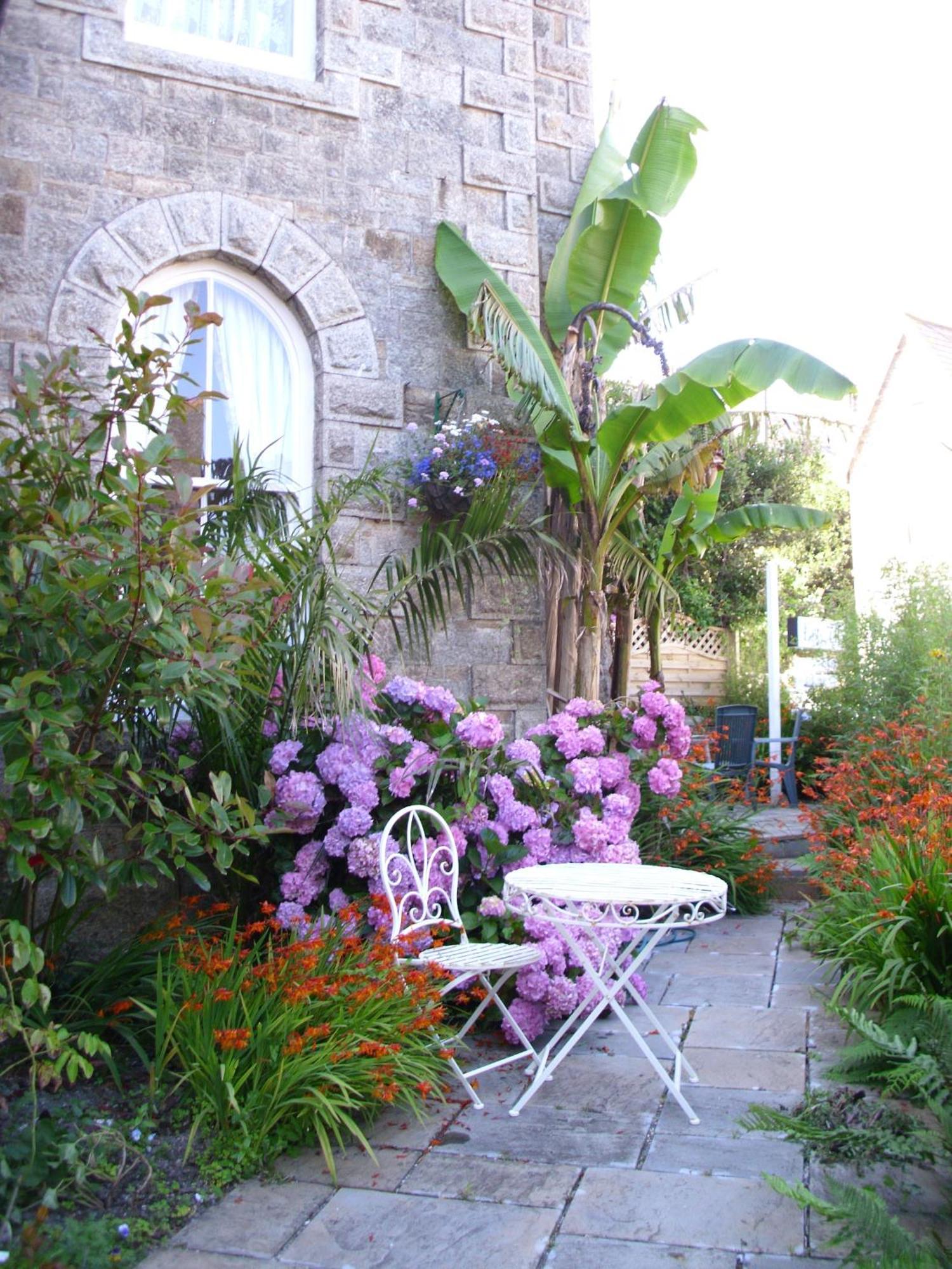 Estoril Bed & Breakfast เพนแซนซ์ ภายนอก รูปภาพ