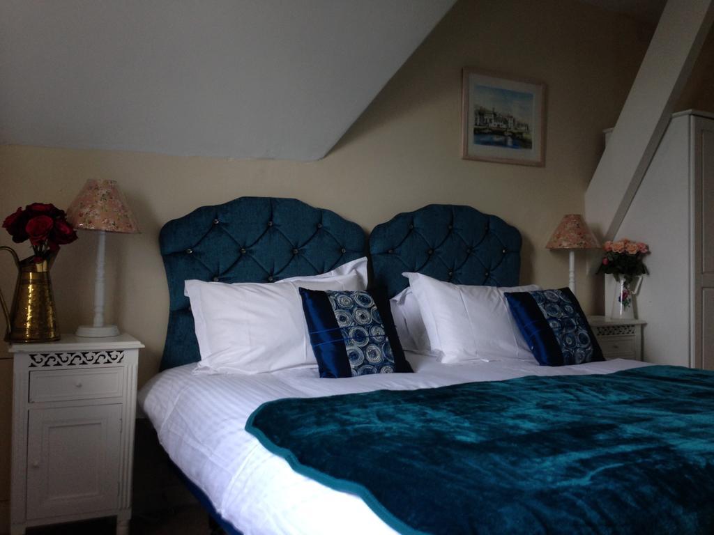 Estoril Bed & Breakfast เพนแซนซ์ ภายนอก รูปภาพ