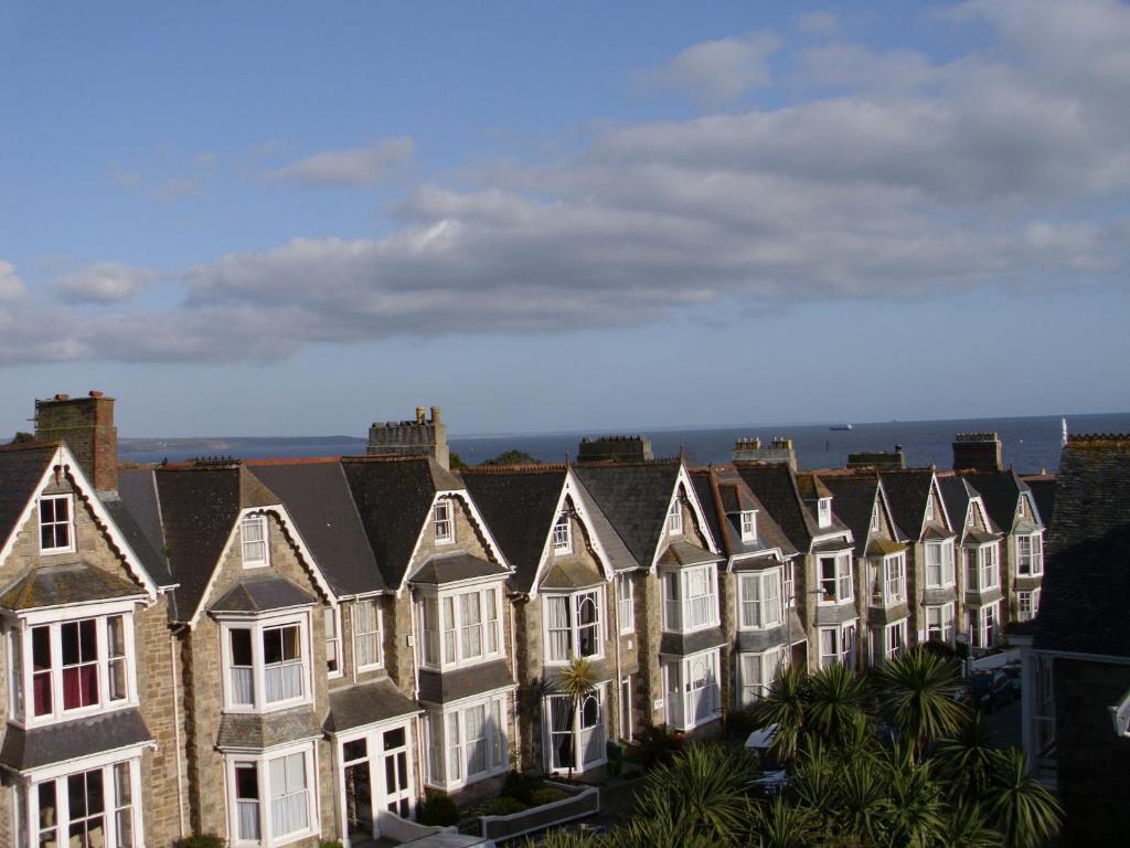 Estoril Bed & Breakfast เพนแซนซ์ ภายนอก รูปภาพ