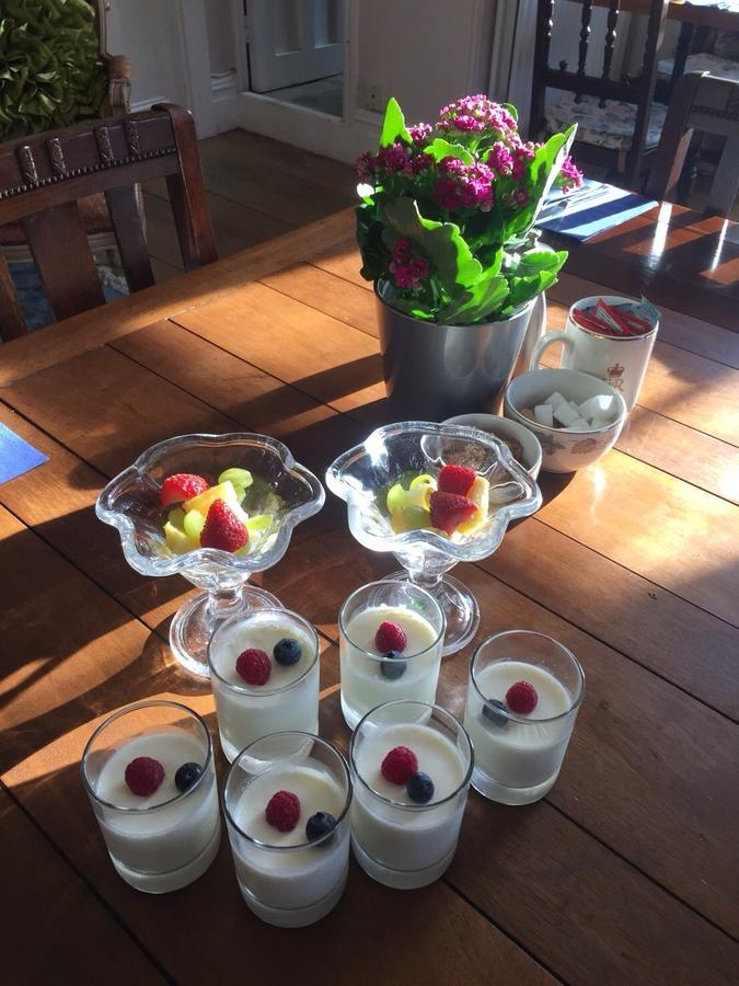 Estoril Bed & Breakfast เพนแซนซ์ ภายนอก รูปภาพ